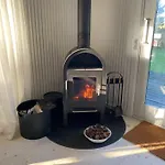 Hyggeligt Sommerhus I Det Fynske Ohav 100 M Til Vandet Med Badebro