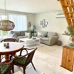 度假居 Hyggeligt Sommerhus I Det Fynske Ohav 100 M Til Vandet Med Badebro *
