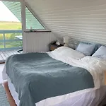 Hyggeligt Sommerhus I Det Fynske Ohav 100 M Til Vandet Med Badebro *