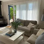 度假居 Hyggeligt Sommerhus I Det Fynske Ohav 100 M Til Vandet Med Badebro *