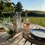 Hyggeligt Sommerhus I Det Fynske Ohav 100 M Til Vandet Med Badebro 度假居 *