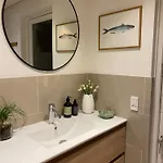 Hyggeligt Sommerhus I Det Fynske Ohav 100 M Til Vandet Med Badebro *