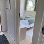 Hyggeligt Sommerhus I Det Fynske Ohav 100 M Til Vandet Med Badebro 度假居 *