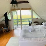 度假居 Hyggeligt Sommerhus I Det Fynske Ohav 100 M Til Vandet Med Badebro *