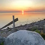 度假居 Hyggeligt Sommerhus I Det Fynske Ohav 100 M Til Vandet Med Badebro Nordenbro Vesteregn