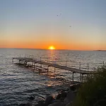 Hyggeligt Sommerhus I Det Fynske Ohav 100 M Til Vandet Med Badebro 度假居 *