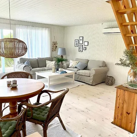 Feriehus Hyggeligt Med Havudsigt *