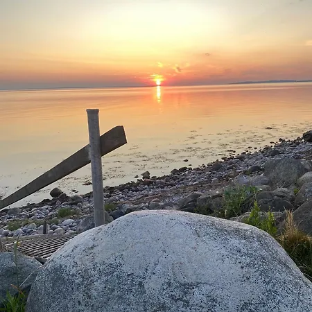 Feriehus Hyggeligt Med Havudsigt Nordenbro Vesteregn