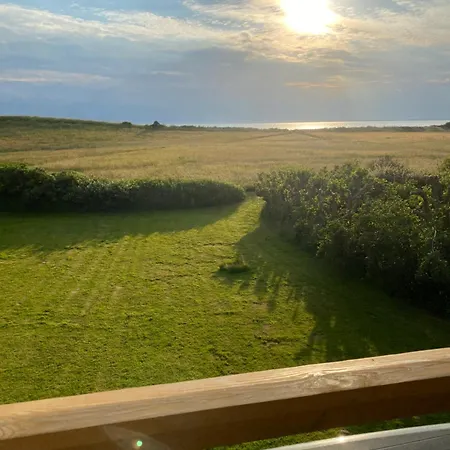 Hyggeligt Sommerhus I Det Fynske Ohav 100 M Til Vandet Med Badebro *