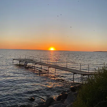 Hyggeligt Med Havudsigt Feriehus *