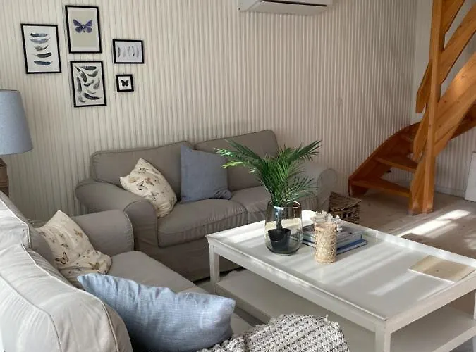 Hyggeligt Pa Langeland 100 M Til Vandet, Naer Dovns Klint Nordenbro Vesteregn