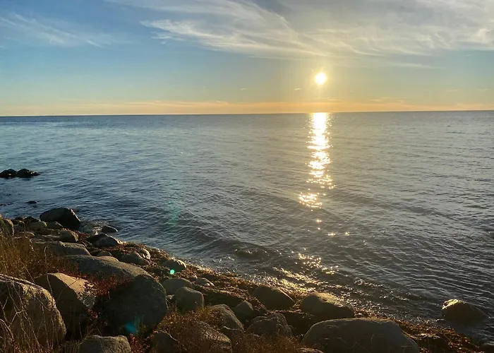 Hyggeligt Pa Langeland 100 M Til Vandet, Naer Dovns Klint Nordenbro Vesteregn