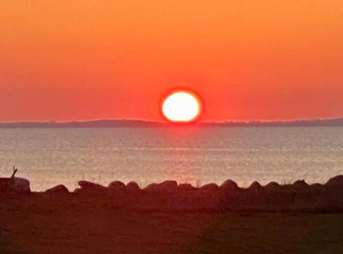 Hyggeligt Pa Langeland 100 M Til Vandet, Naer Dovns Klint Nyaraló *