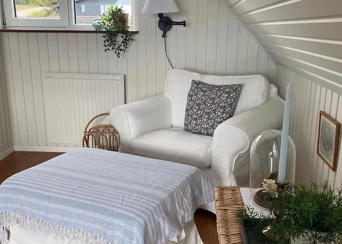 Hyggeligt Pa Langeland 100 M Til Vandet, Naer Dovns Klint Nyaraló *