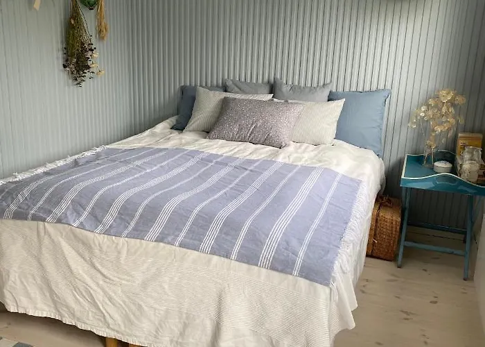 Nyaraló Hyggeligt Pa Langeland 100 M Til Vandet, Naer Dovns Klint *