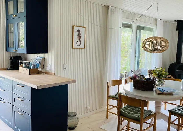 Nyaraló Hyggeligt Pa Langeland 100 M Til Vandet, Naer Dovns Klint *