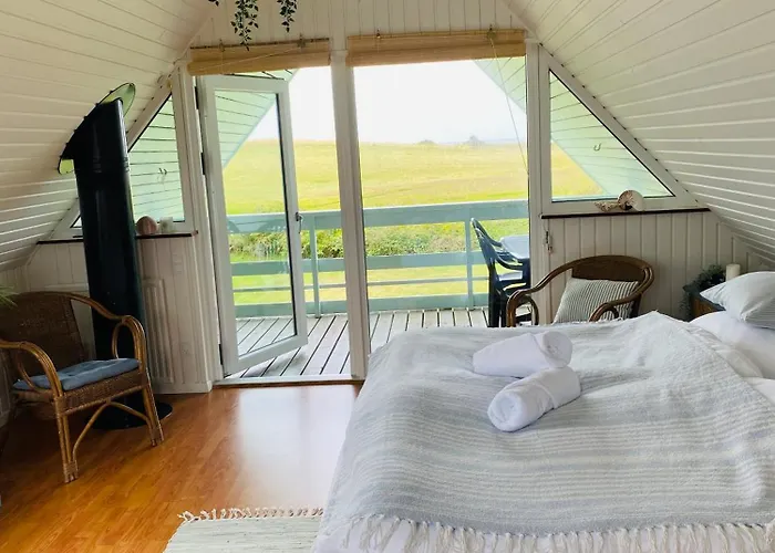 Nyaraló Hyggeligt Pa Langeland 100 M Til Vandet, Naer Dovns Klint *